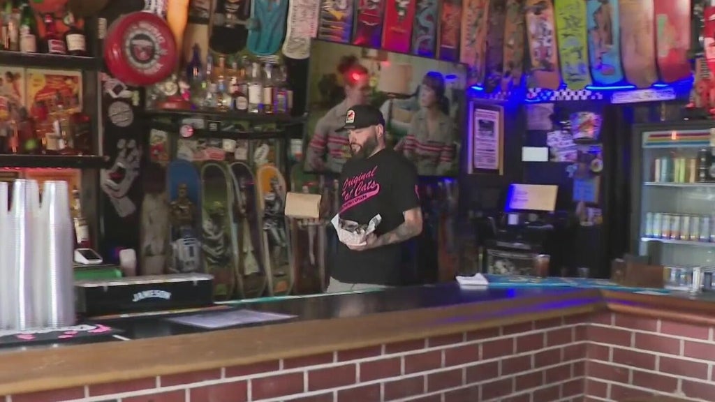 Fort Lauderdale proposes earlier closing times for downtown bars, facing pushback from business owners — CBS Miami, Riverview Dining news