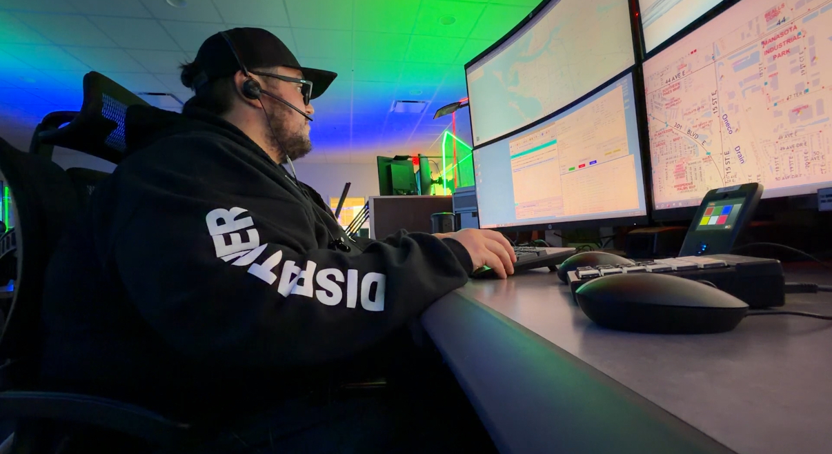 Off-duty Manatee County 911 telecommunicator helps crash victim on I-275 — WFTS ABC Action News Tampa, Riverview Health news