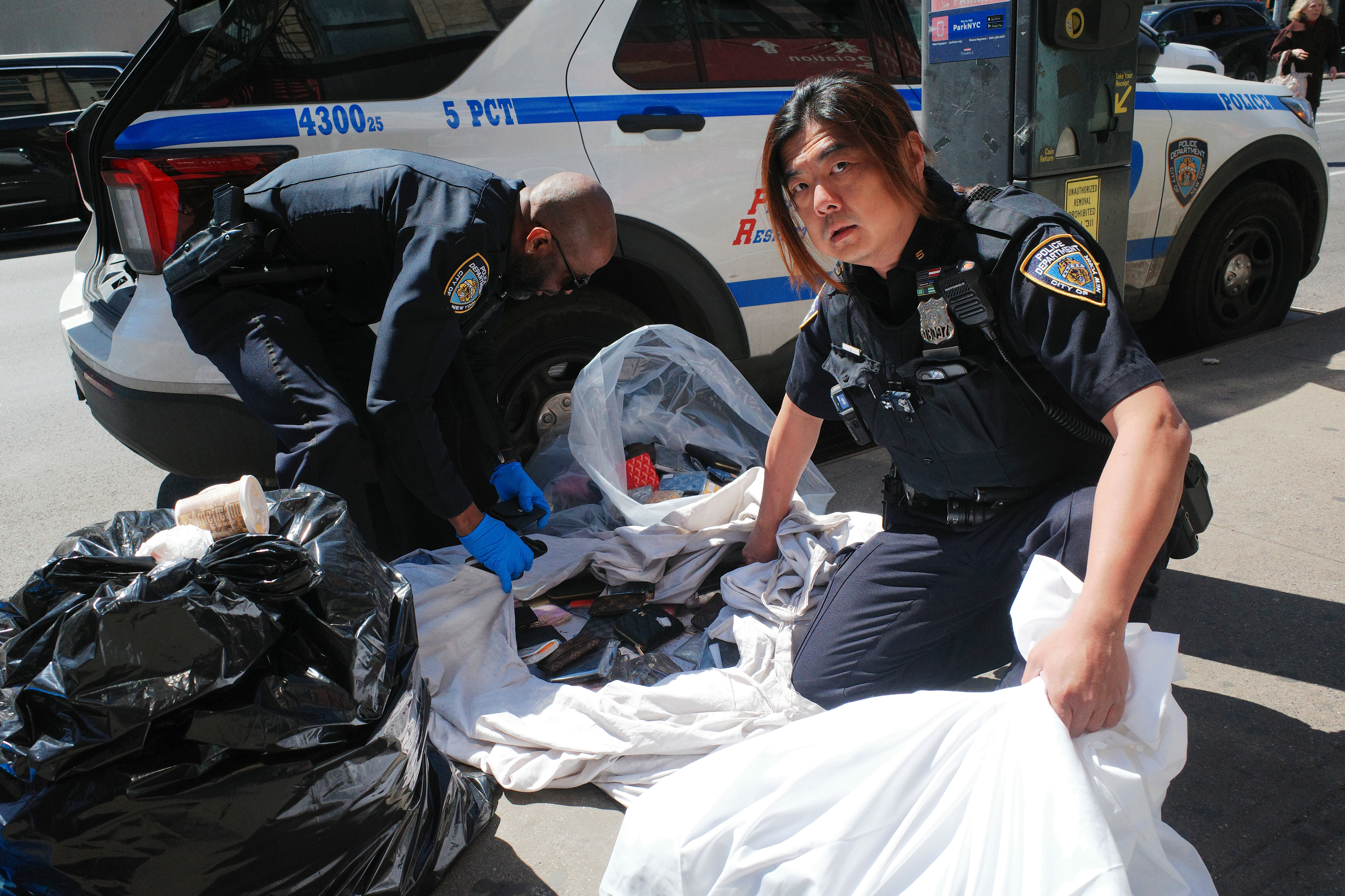 The NYPD arrested a mom and took her kids' Christmas gifts. She never got them back. — Gothamist