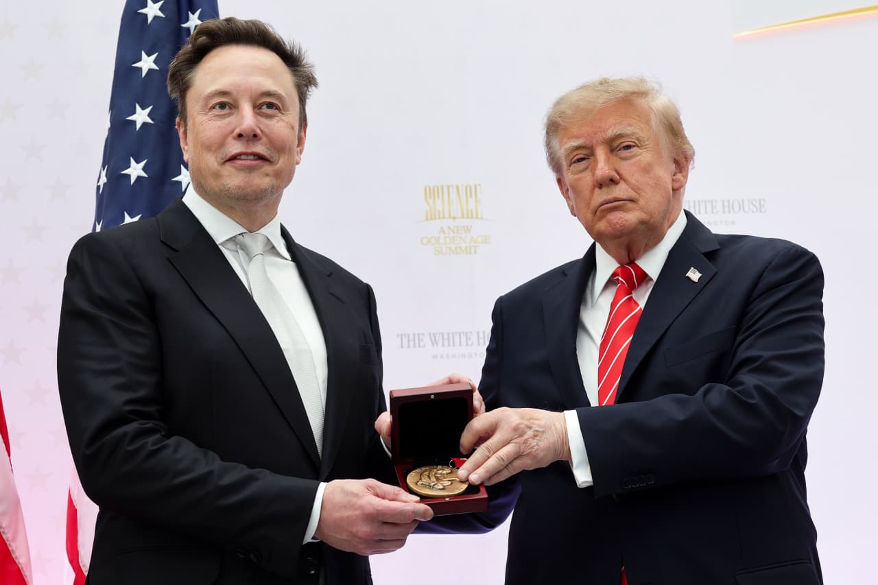 Elon Musk promised a SpaceX share to every kid in America — don’t hold your breath — MarketWatch