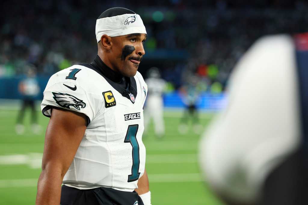 Dr. Syed Zaidi with Orlando Health discusses blood clots after Jalen Hurts' diagnosis — WESH 2 Orlando