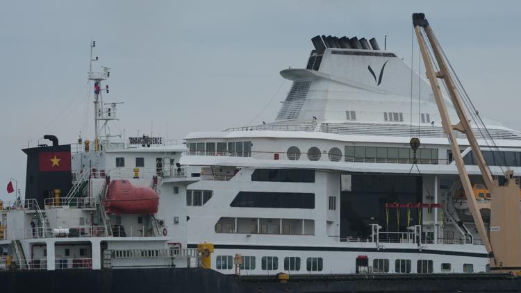 200 cruise passengers on 3-year world voyage stranded after US company ends trip over fuel costs — Riverview Business news