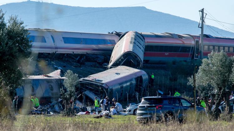 At least 30 killed in crash between 2 trains in Spain, according to media reports — Riverview Community news