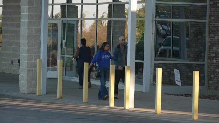 Some Tarrant County voters turned away after arriving too late to vote early in Fort Worth — WFAA (Dallas-Fort Worth), Riverview Community news