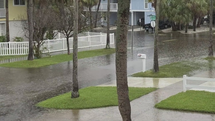 High surf, rising tides put St. Pete Beach residents on alert ahead of Hurricane Isaias — WTSP 10 Tampa Bay, Riverview Community news