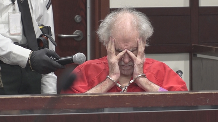 Juror dismissed, mistrial requests denied as testimony begins in Tampa murder trial — Riverview Community news